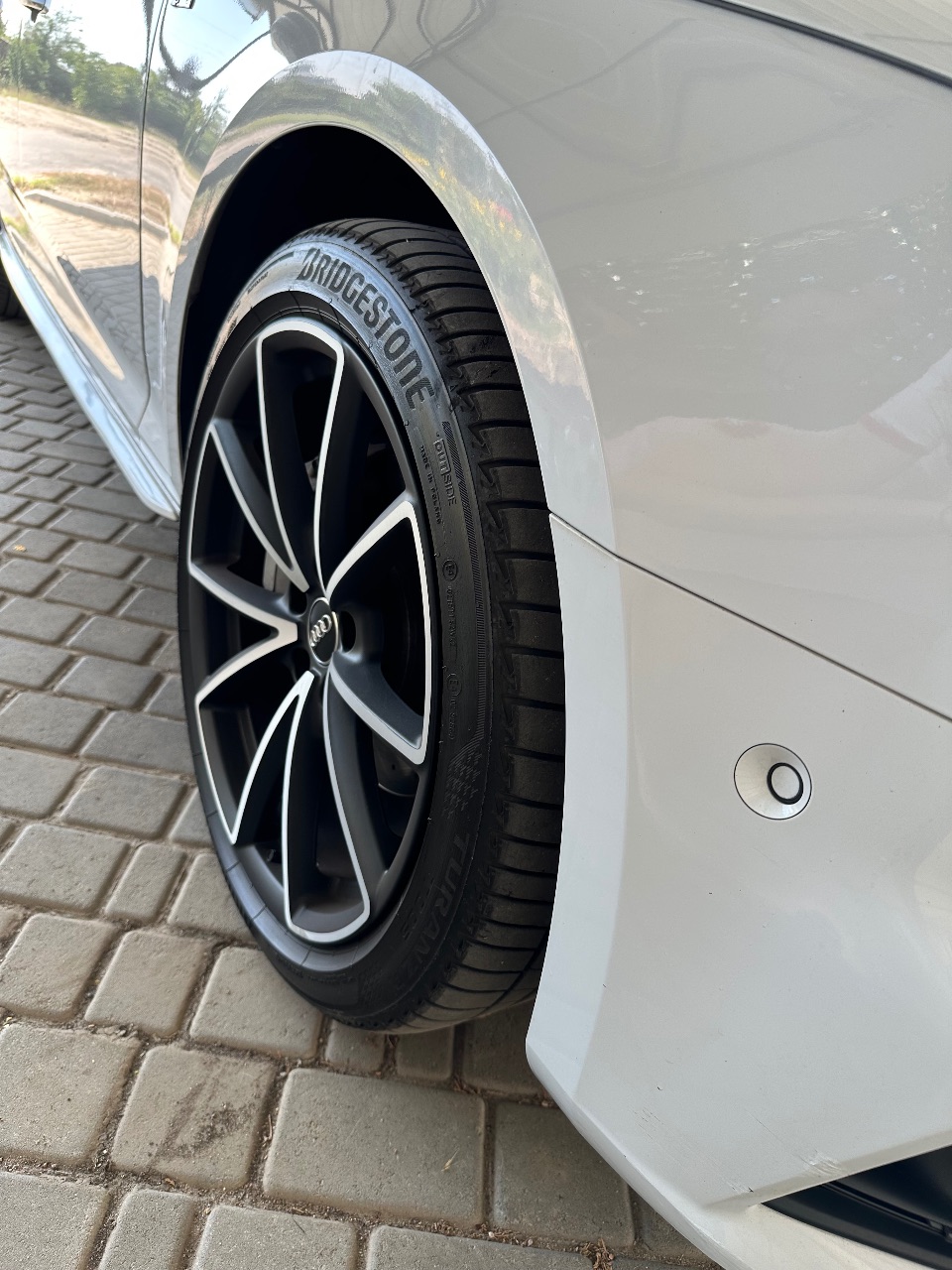 Audi A4 - фото 36