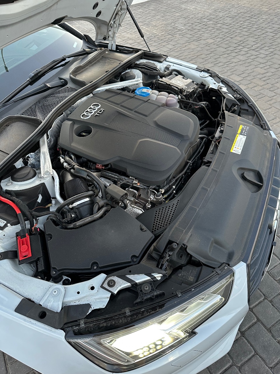 Audi A4 - фото 12