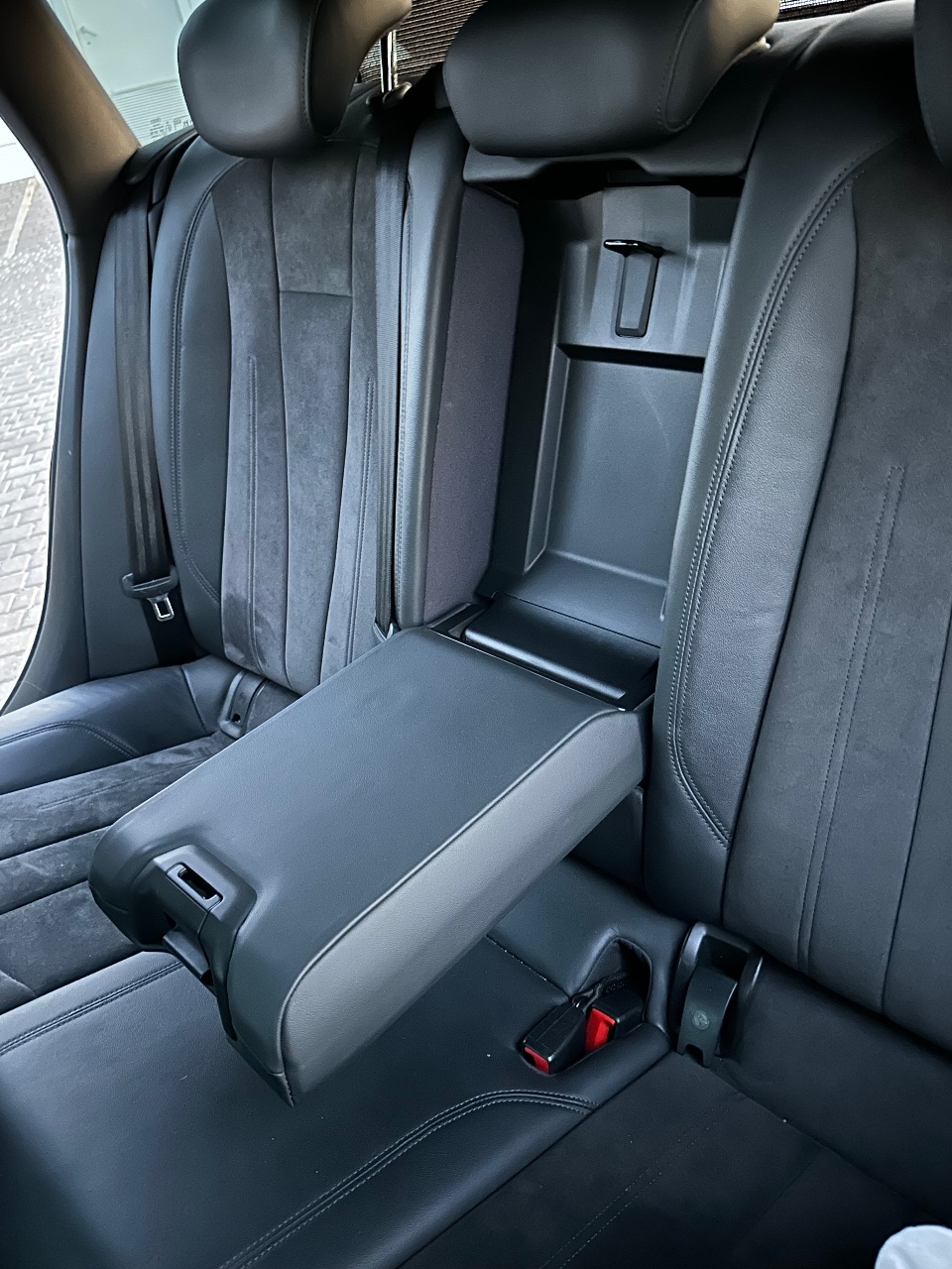 Audi A4 - фото 28