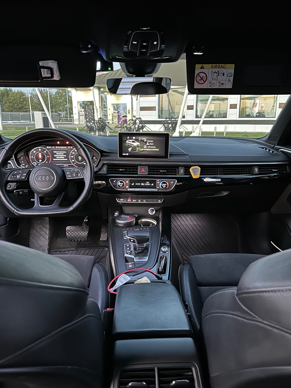 Audi A4 - фото 26