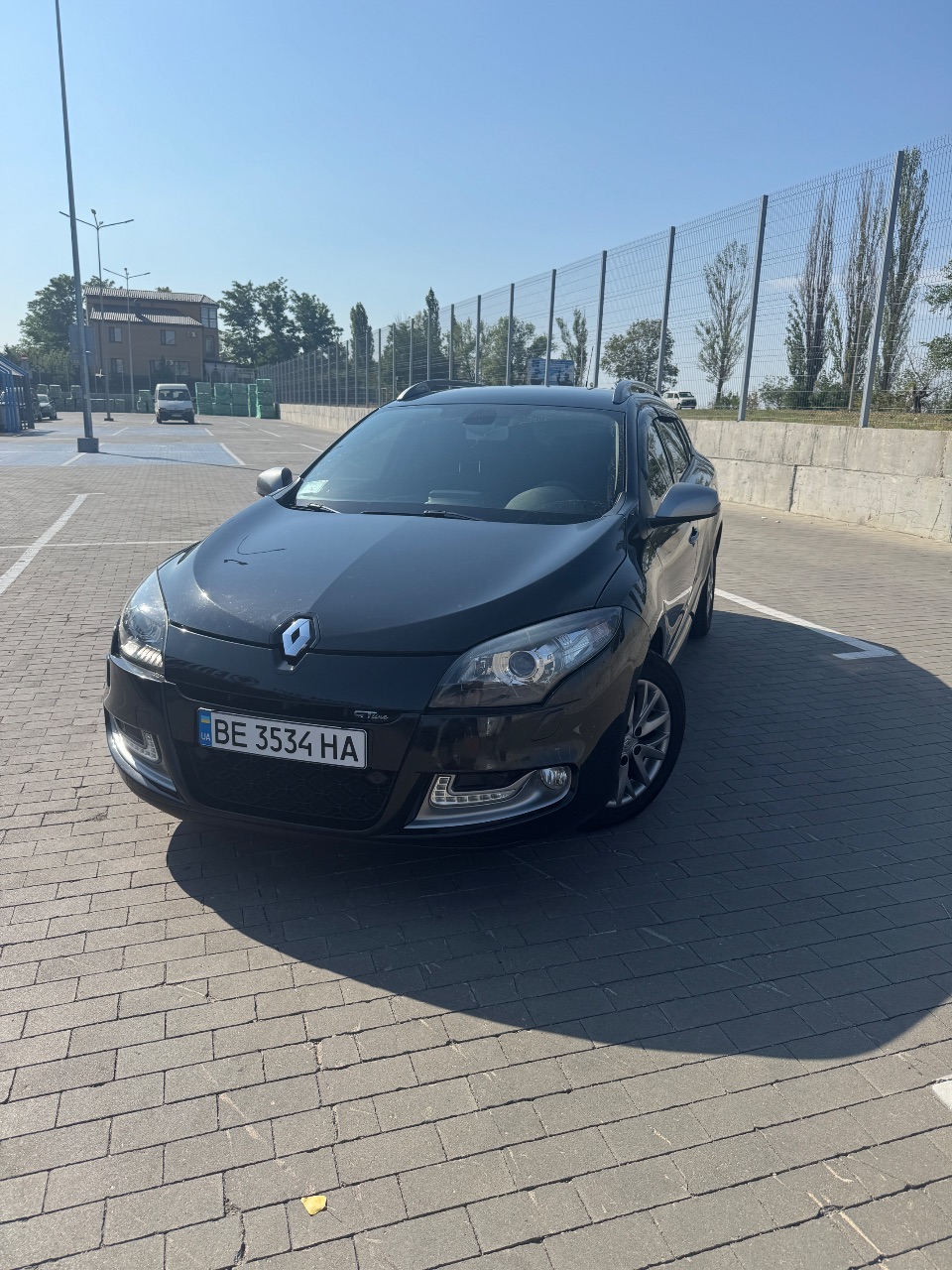 Renault Megane - фото 1