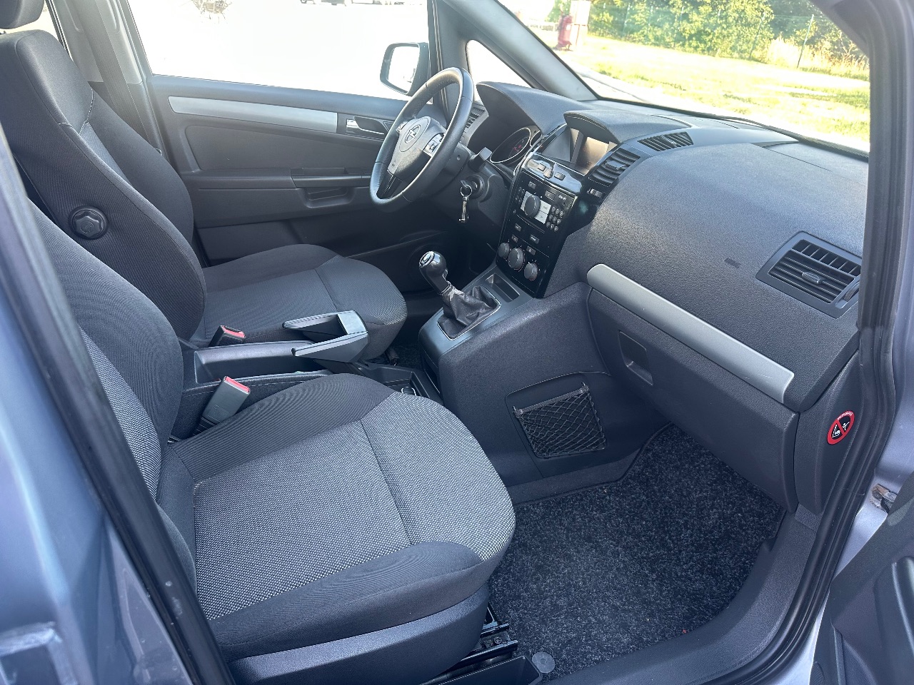 Opel Zafira - фото 9