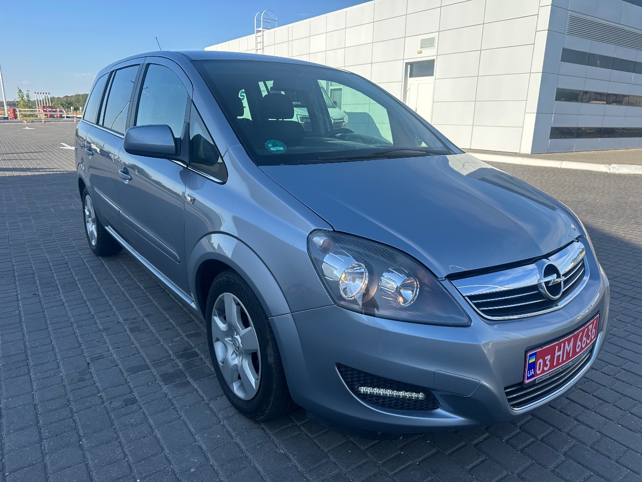 Opel Zafira - фото 1