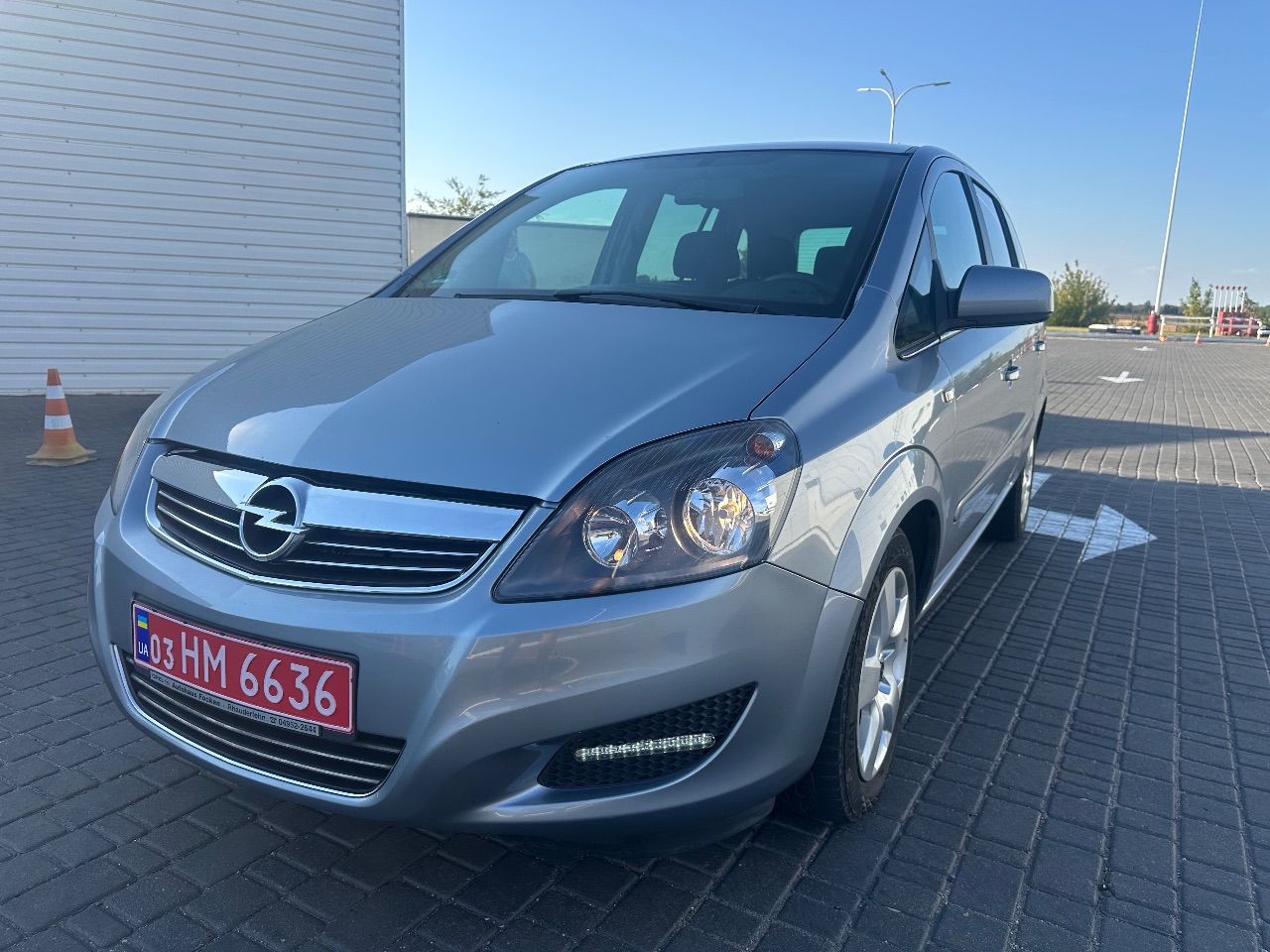 Opel Zafira - фото 12