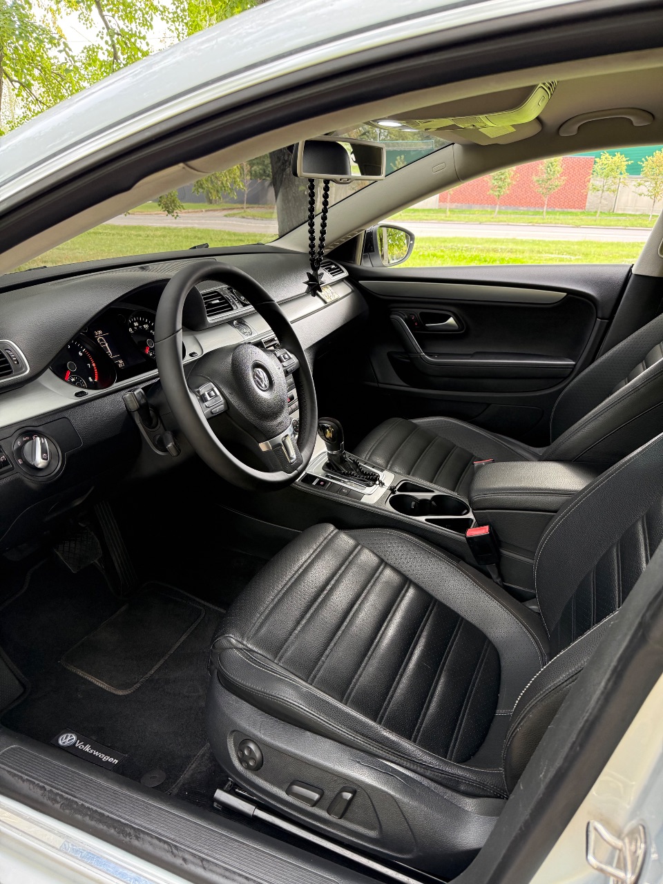 Volkswagen Passat CC - фото 13