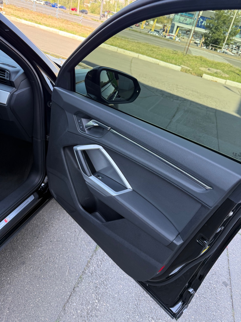 Audi Q3 - фото 5