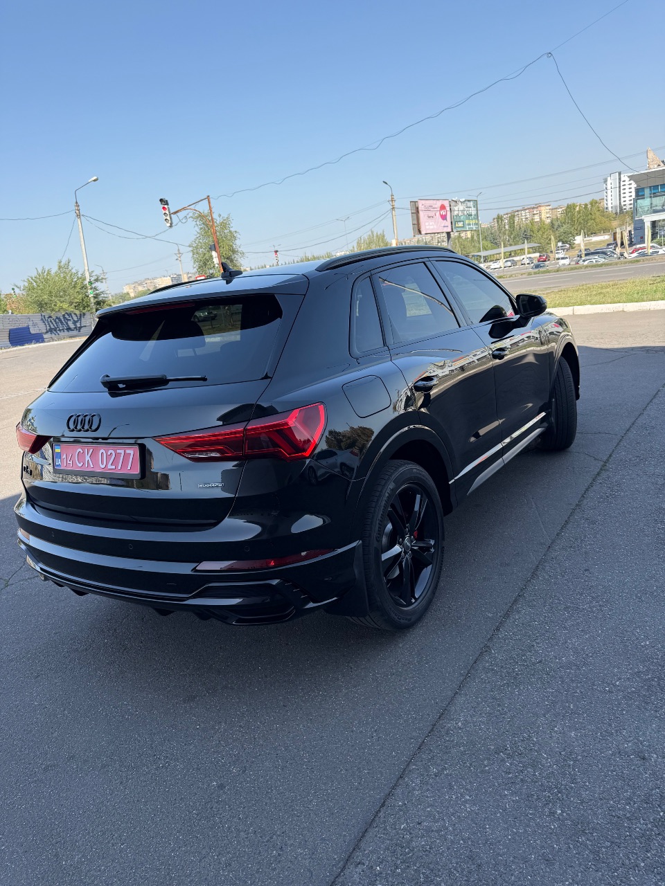 Audi Q3 - фото 10