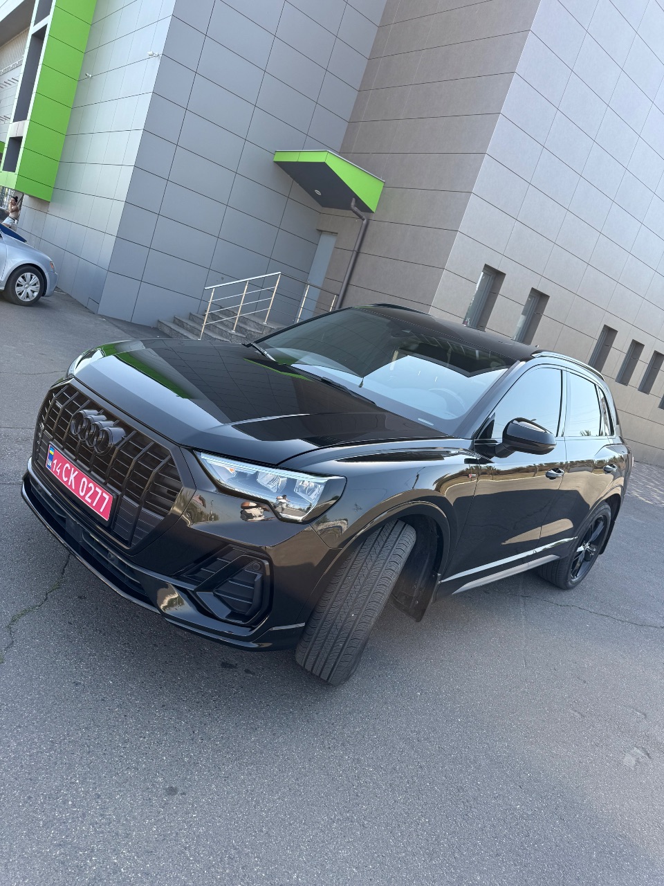 Audi Q3 - фото 12