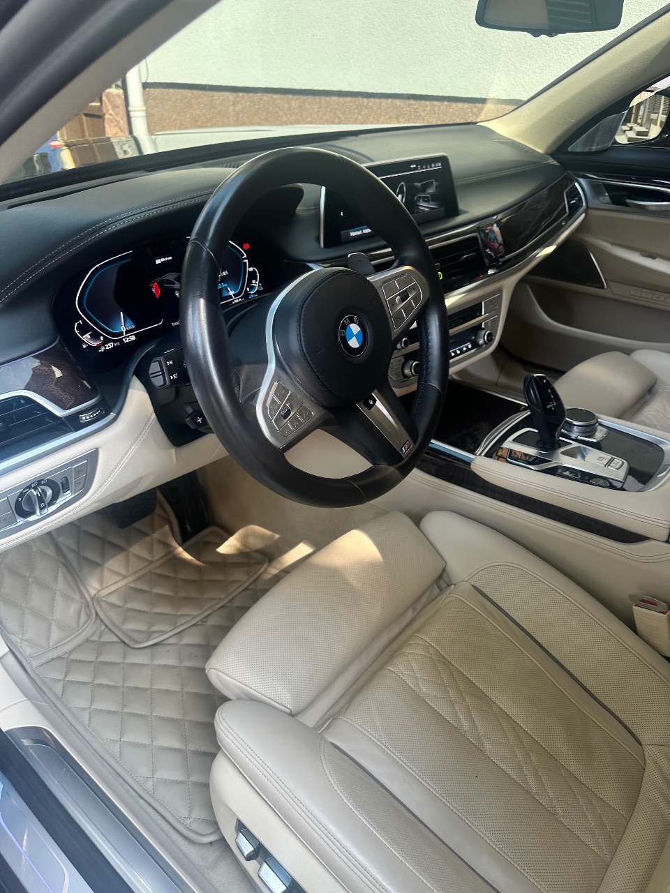 BMW 7 серії - фото 36