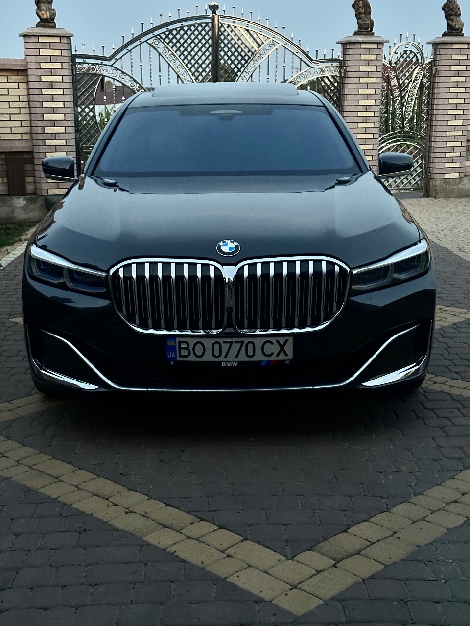 BMW 7 серії - фото 1