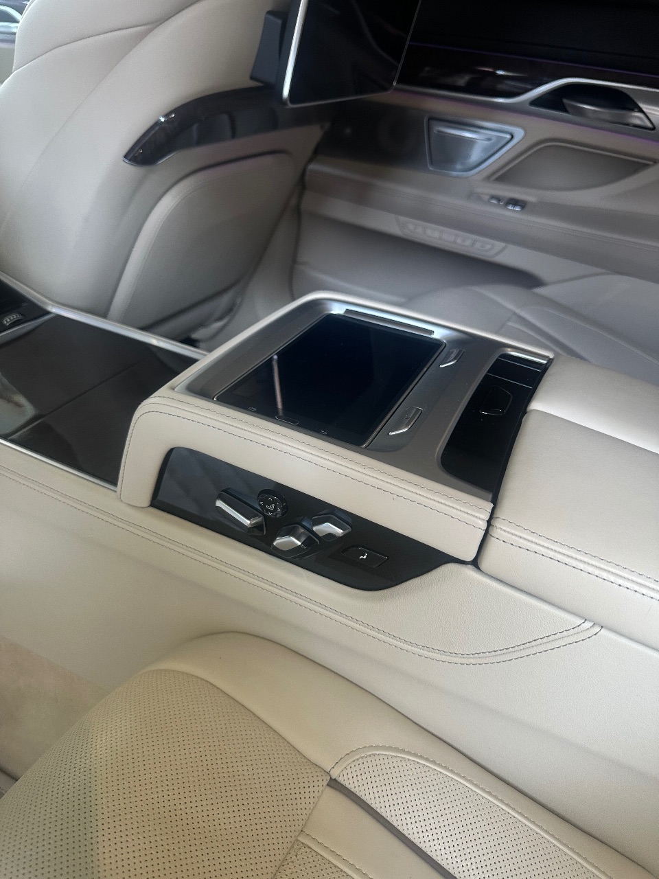 BMW 7 серії - фото 23