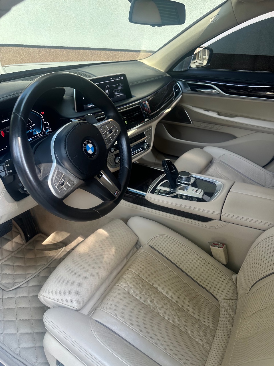 BMW 7 серії - фото 38