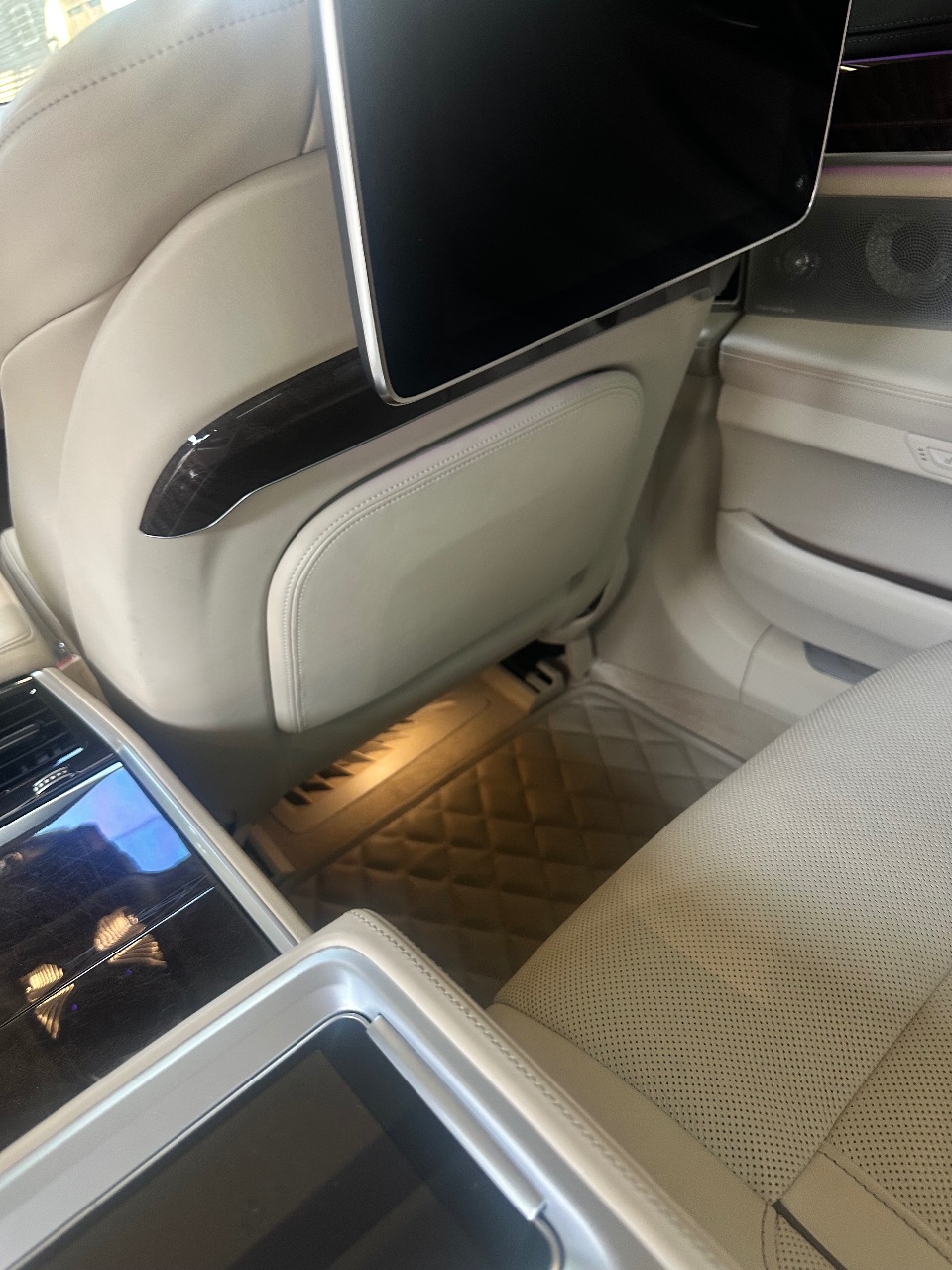 BMW 7 серії - фото 29