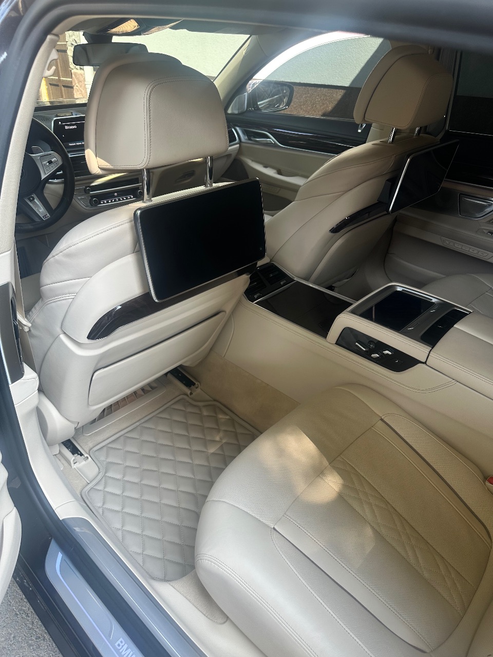 BMW 7 серії - фото 33