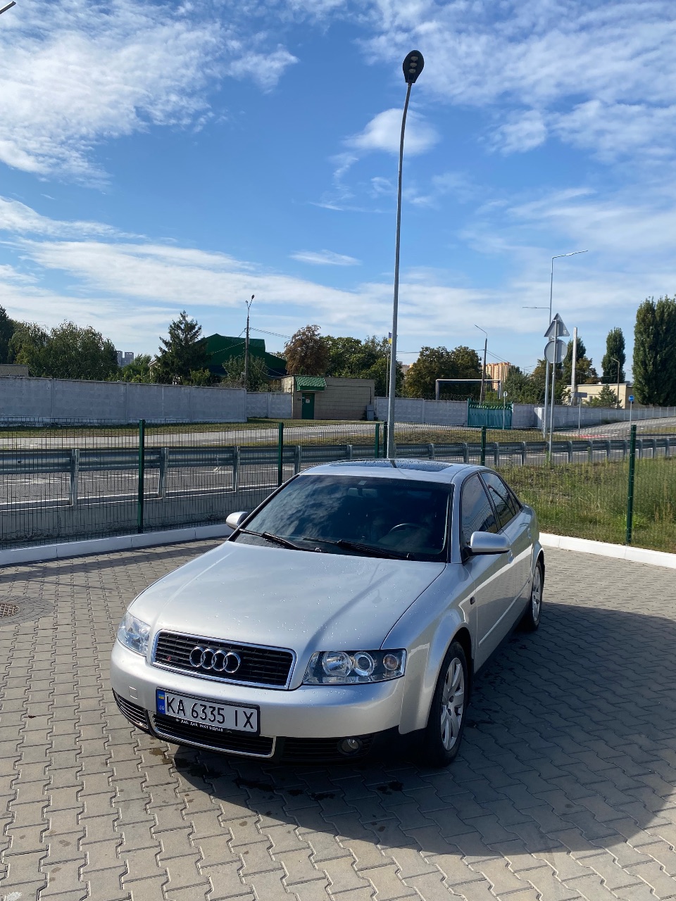 Audi A4 - фото 2