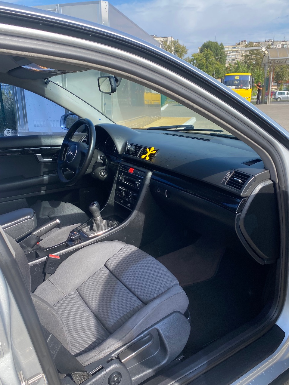 Audi A4 - фото 8