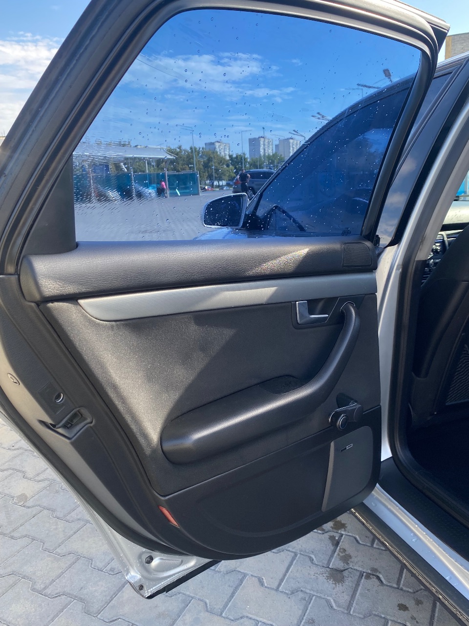 Audi A4 - фото 15