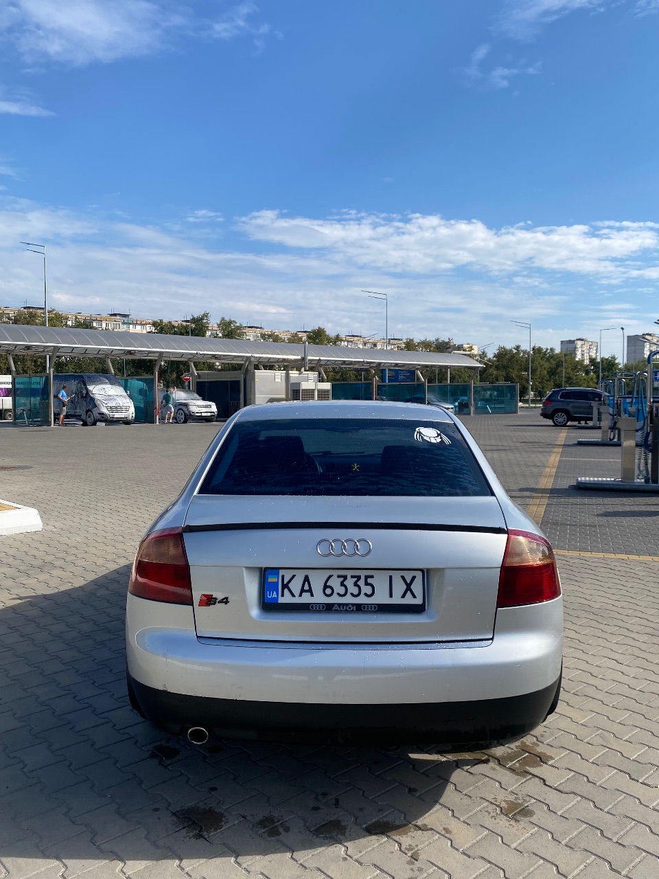 Audi A4 - фото 5