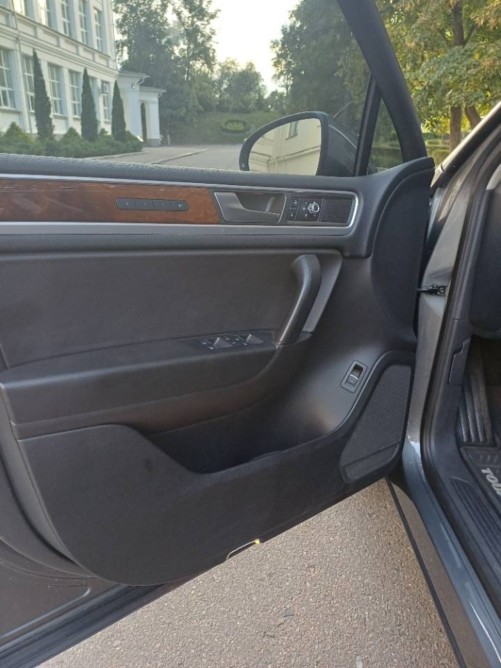 Volkswagen Touareg - фото 9