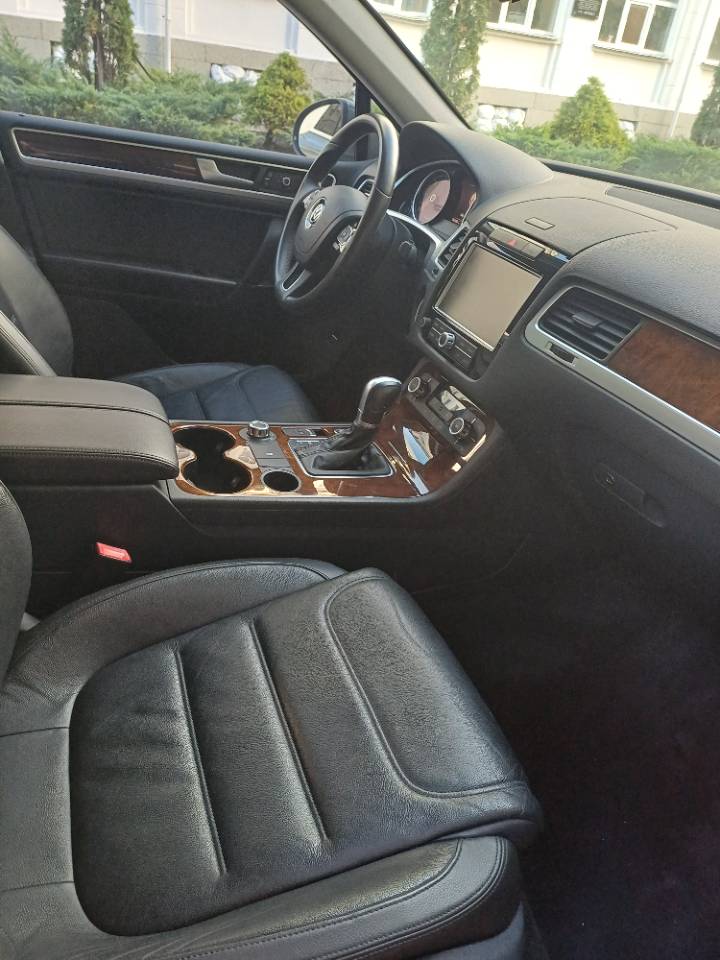 Volkswagen Touareg - фото 8