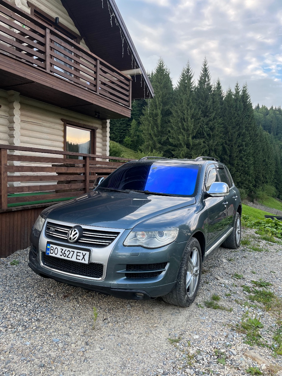 Volkswagen Touareg - фото 2