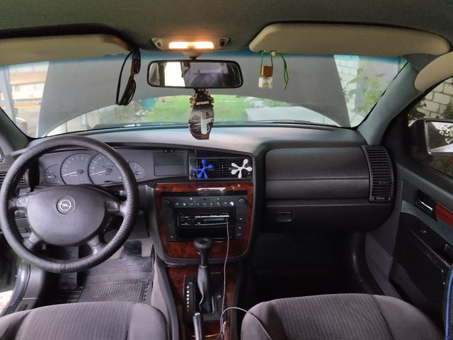 Opel Omega - фото 3