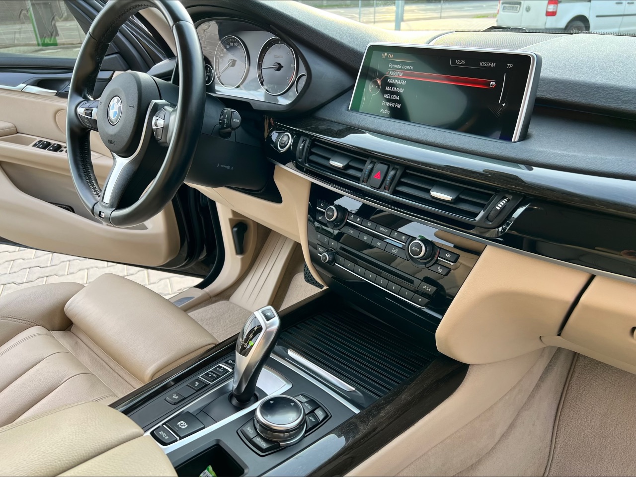 BMW X5 - фото 15