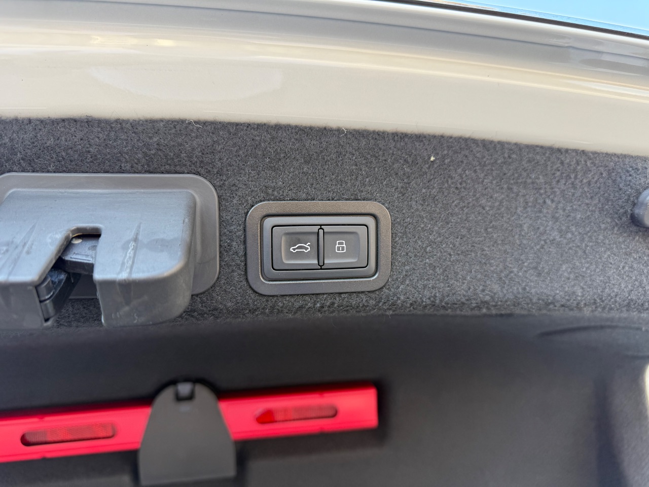 Audi A6 - фото 10