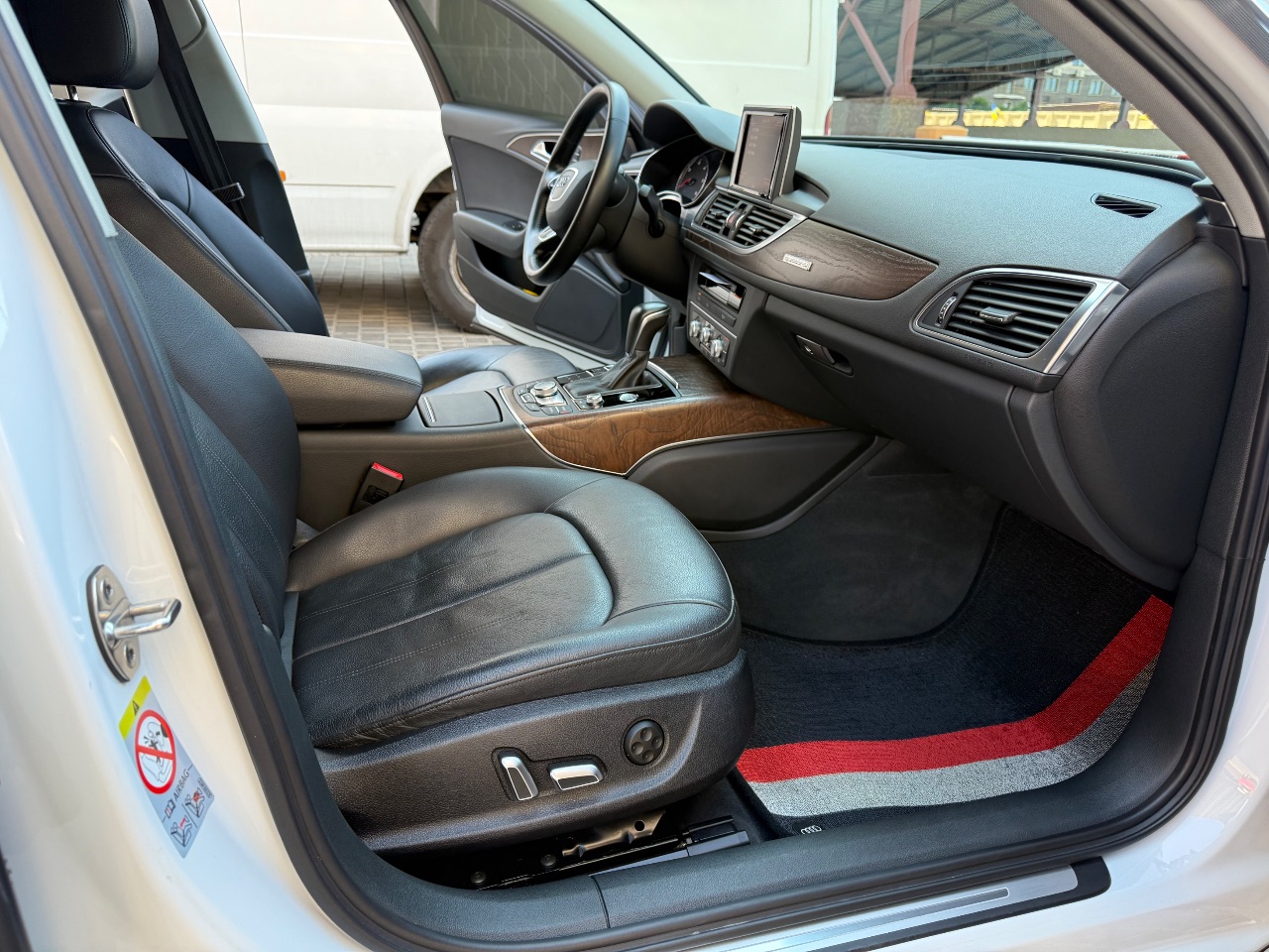 Audi A6 - фото 15