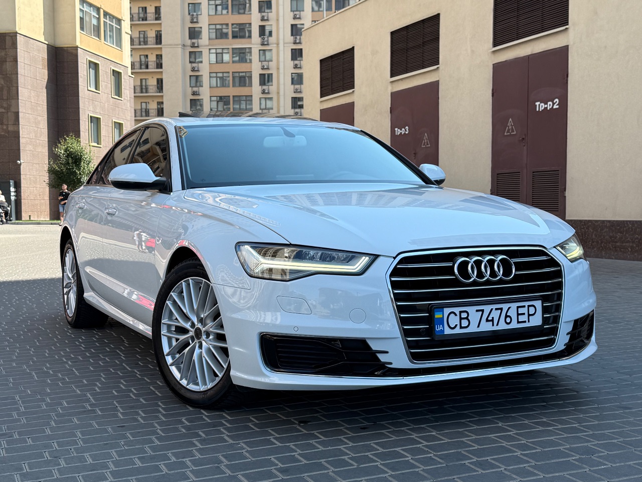 Audi A6 - фото 11