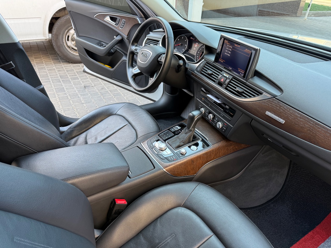Audi A6 - фото 14