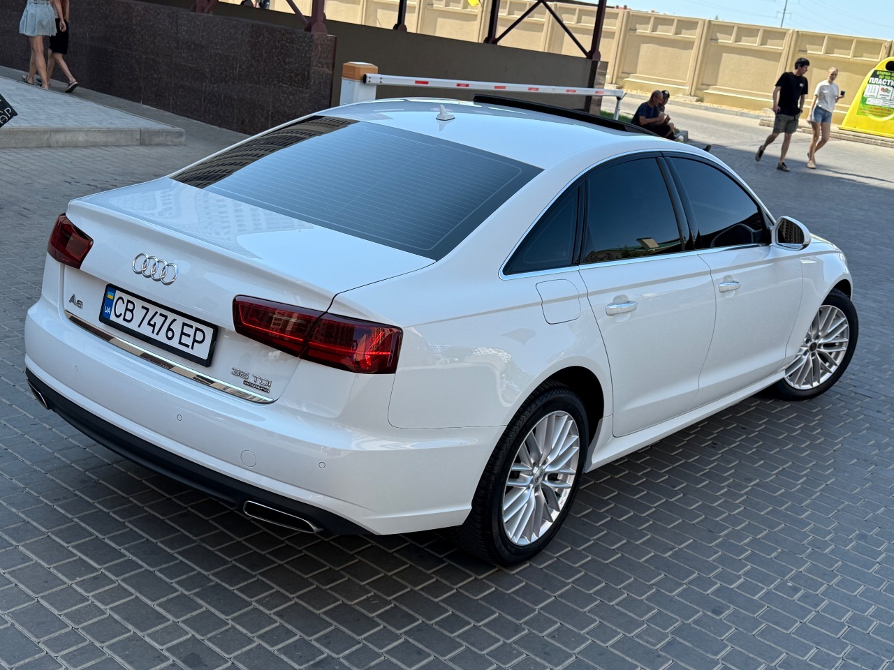 Audi A6 - фото 3