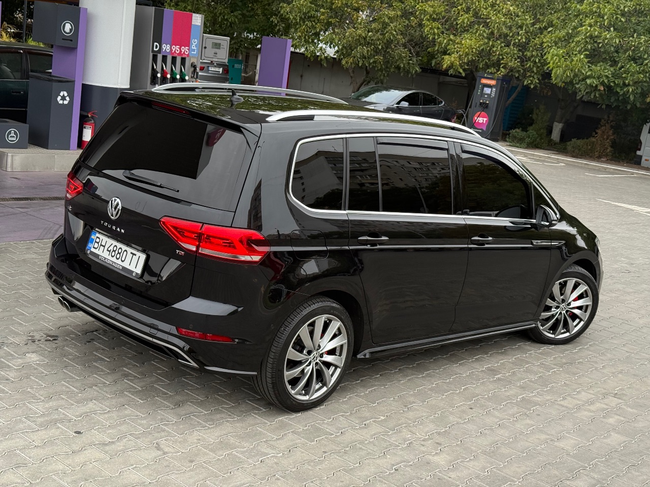 Volkswagen Touran - фото 10