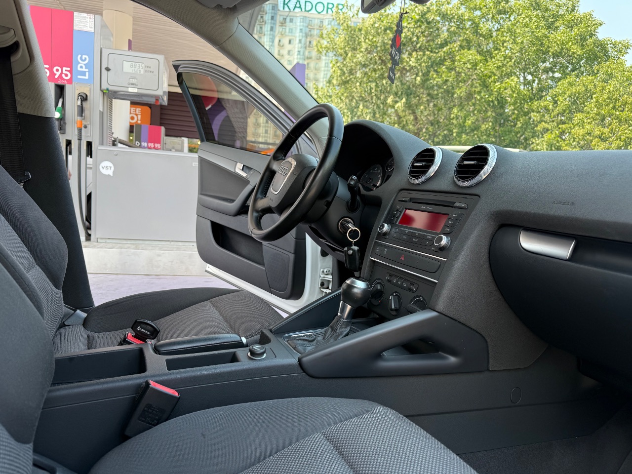 Audi A3 - фото 10