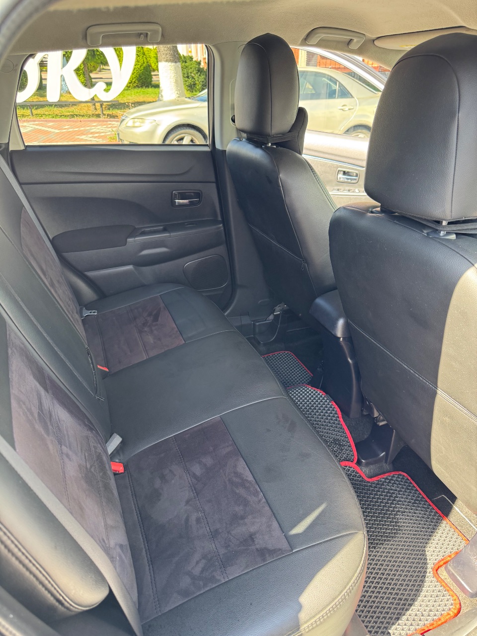 Mitsubishi Outlander Sport - фото 13