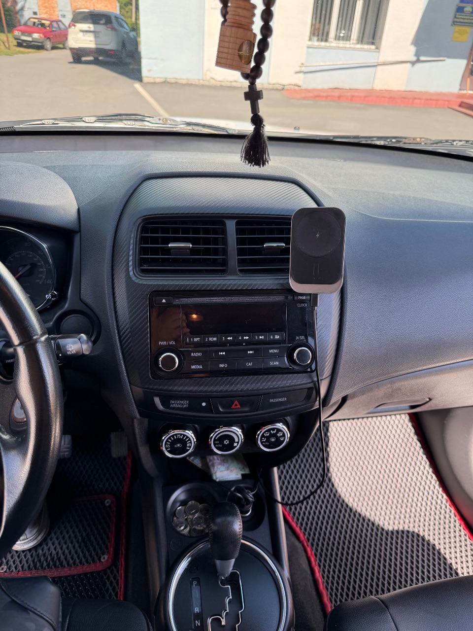 Mitsubishi Outlander Sport - фото 12