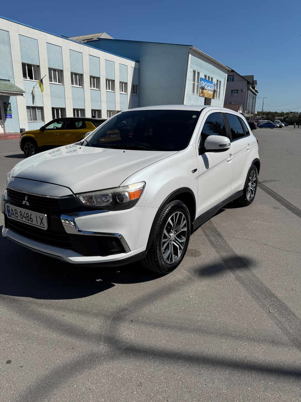 Mitsubishi Outlander Sport - фото 1