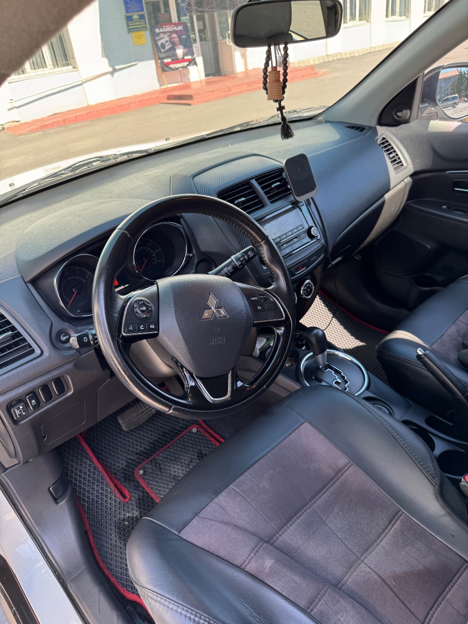 Mitsubishi Outlander Sport - фото 11