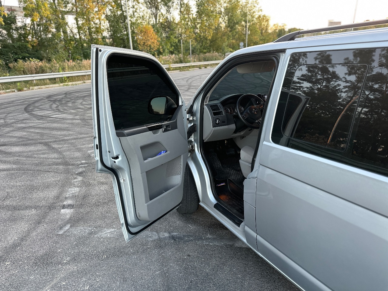 Volkswagen Caravelle - фото 13