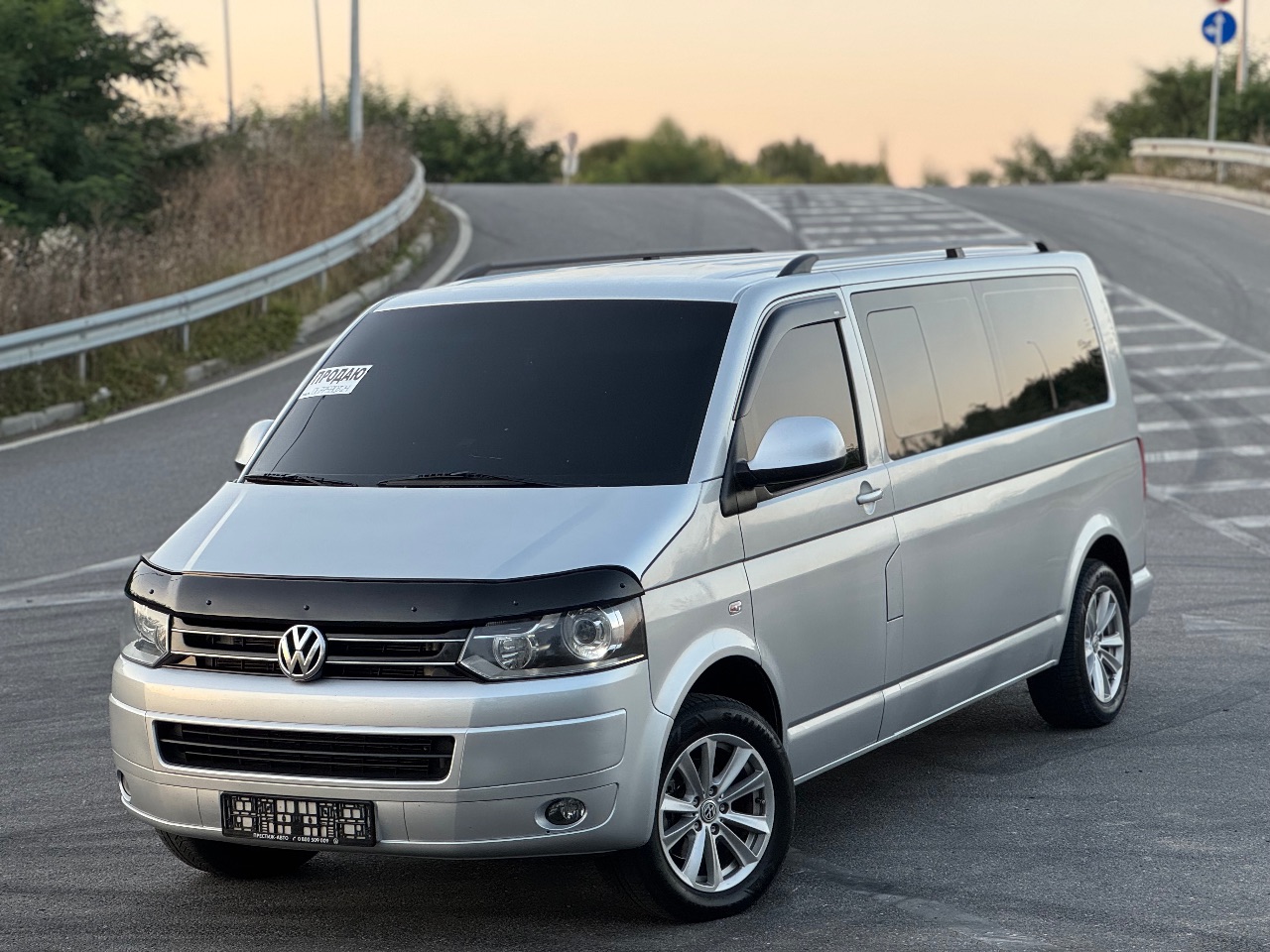 Volkswagen Caravelle - фото 8
