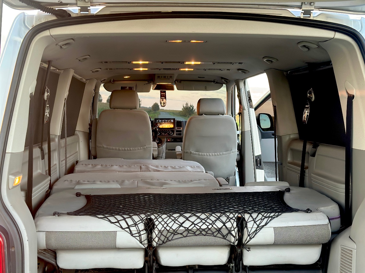 Volkswagen Caravelle - фото 32