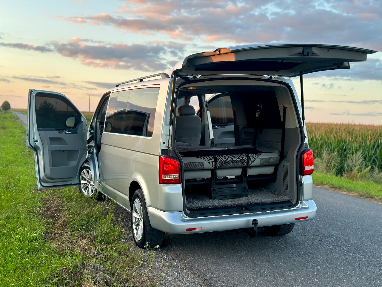 Volkswagen Caravelle - фото 28