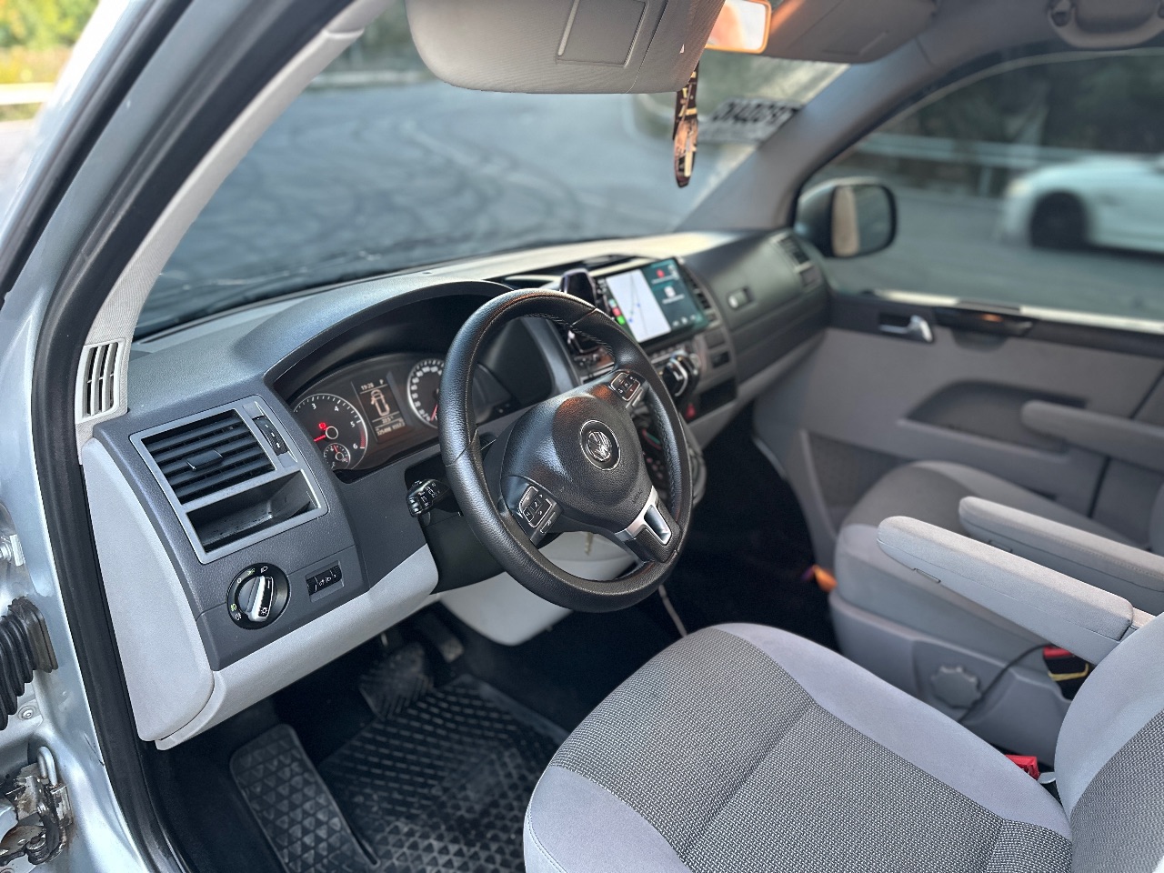 Volkswagen Caravelle - фото 14