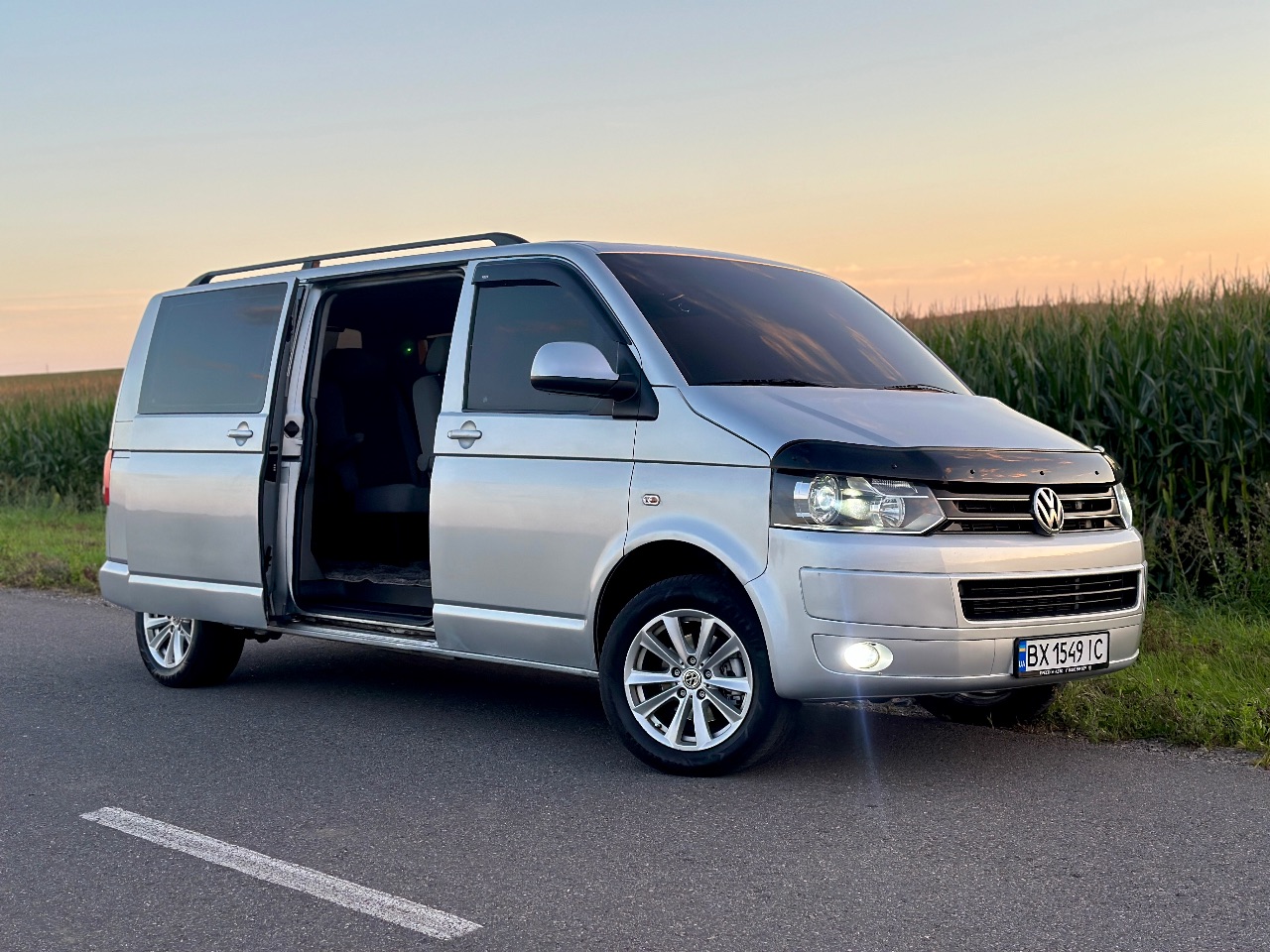 Volkswagen Caravelle - фото 34