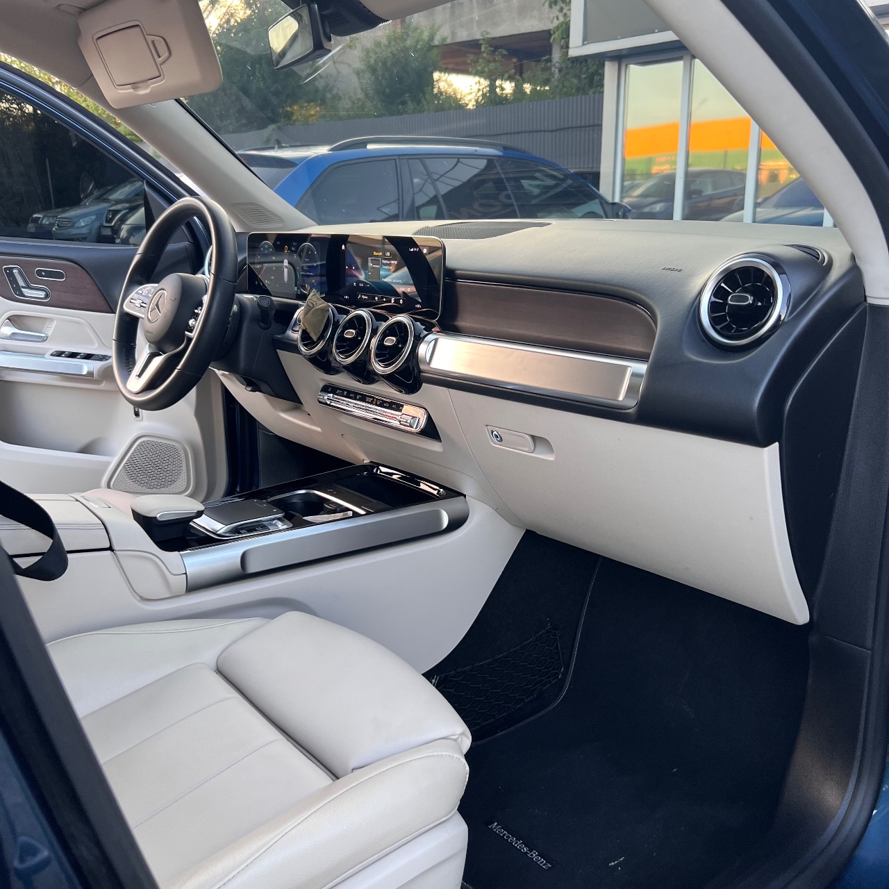 Mercedes-Benz GLB - фото 12