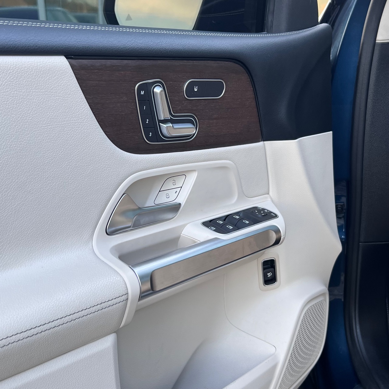 Mercedes-Benz GLB - фото 13