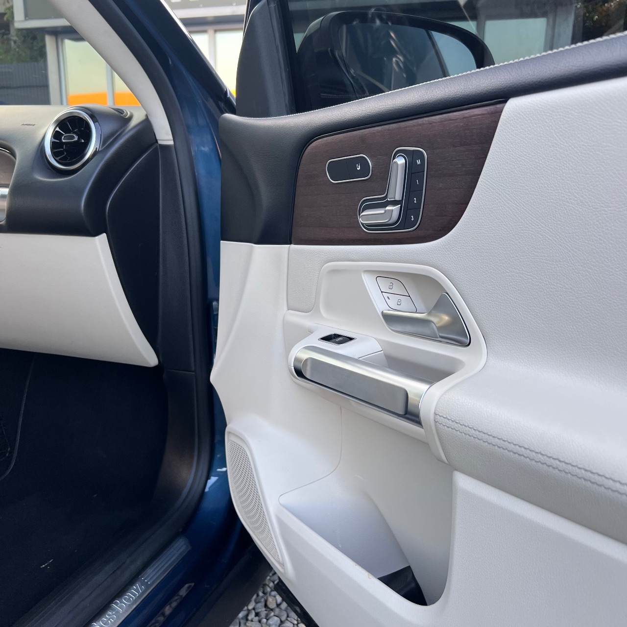 Mercedes-Benz GLB - фото 9