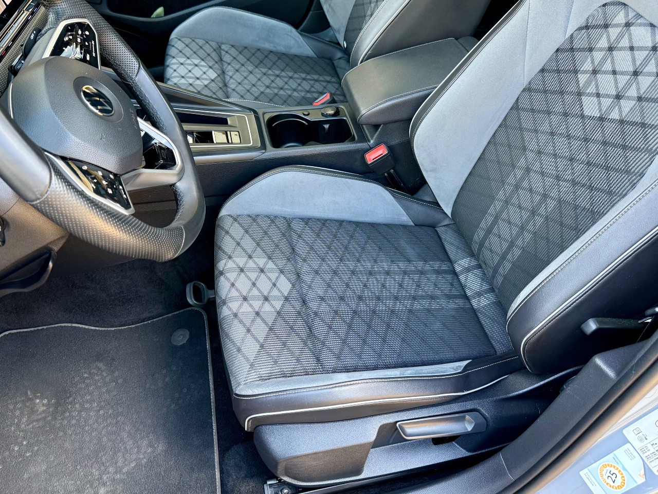 Volkswagen Golf - фото 25