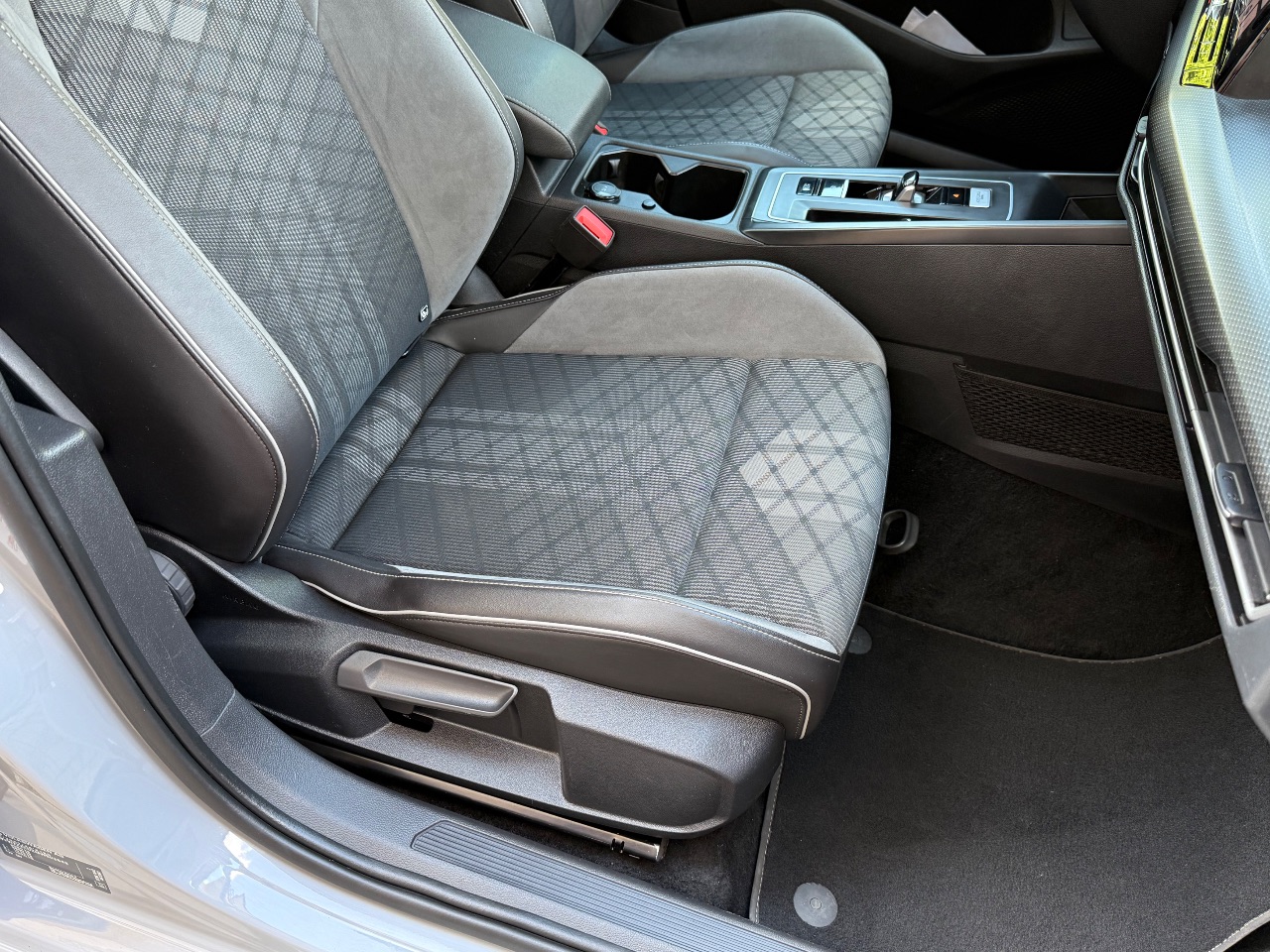 Volkswagen Golf - фото 28