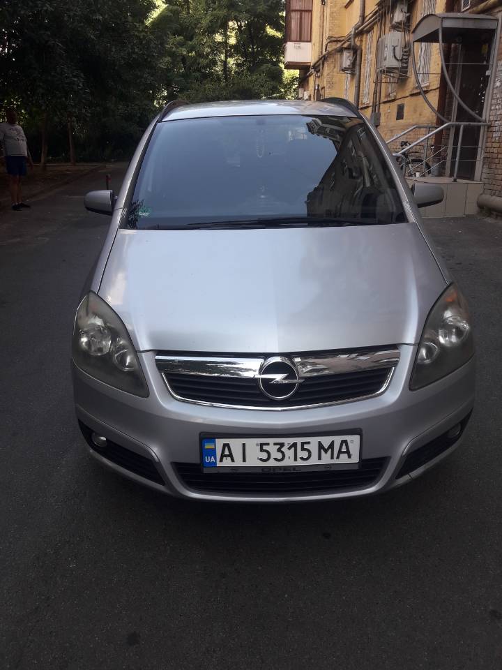 Opel Zafira - фото 1